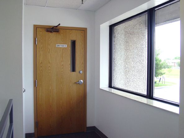 Suite 622 B